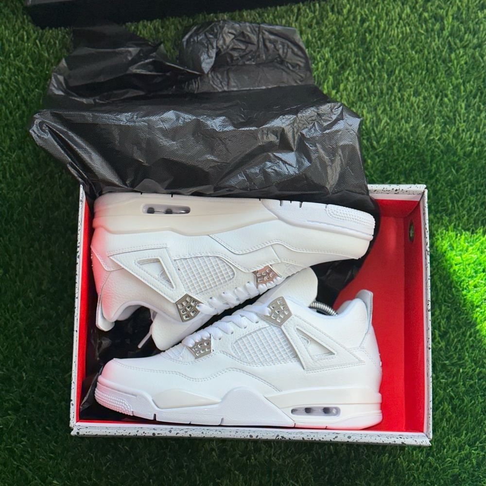 Pure Money Jordan 4
